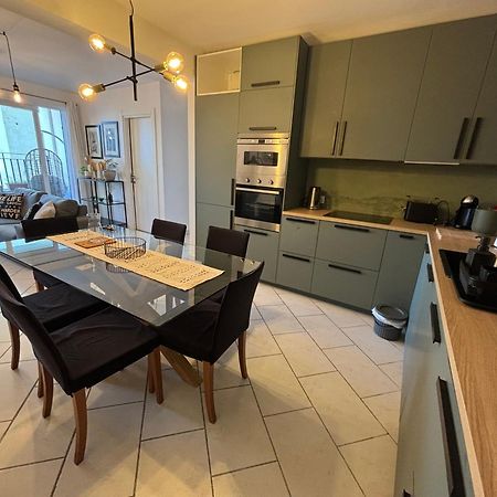 Spacious Seaview Sliema Apt, Steps From Valletta Ferry Exterior foto