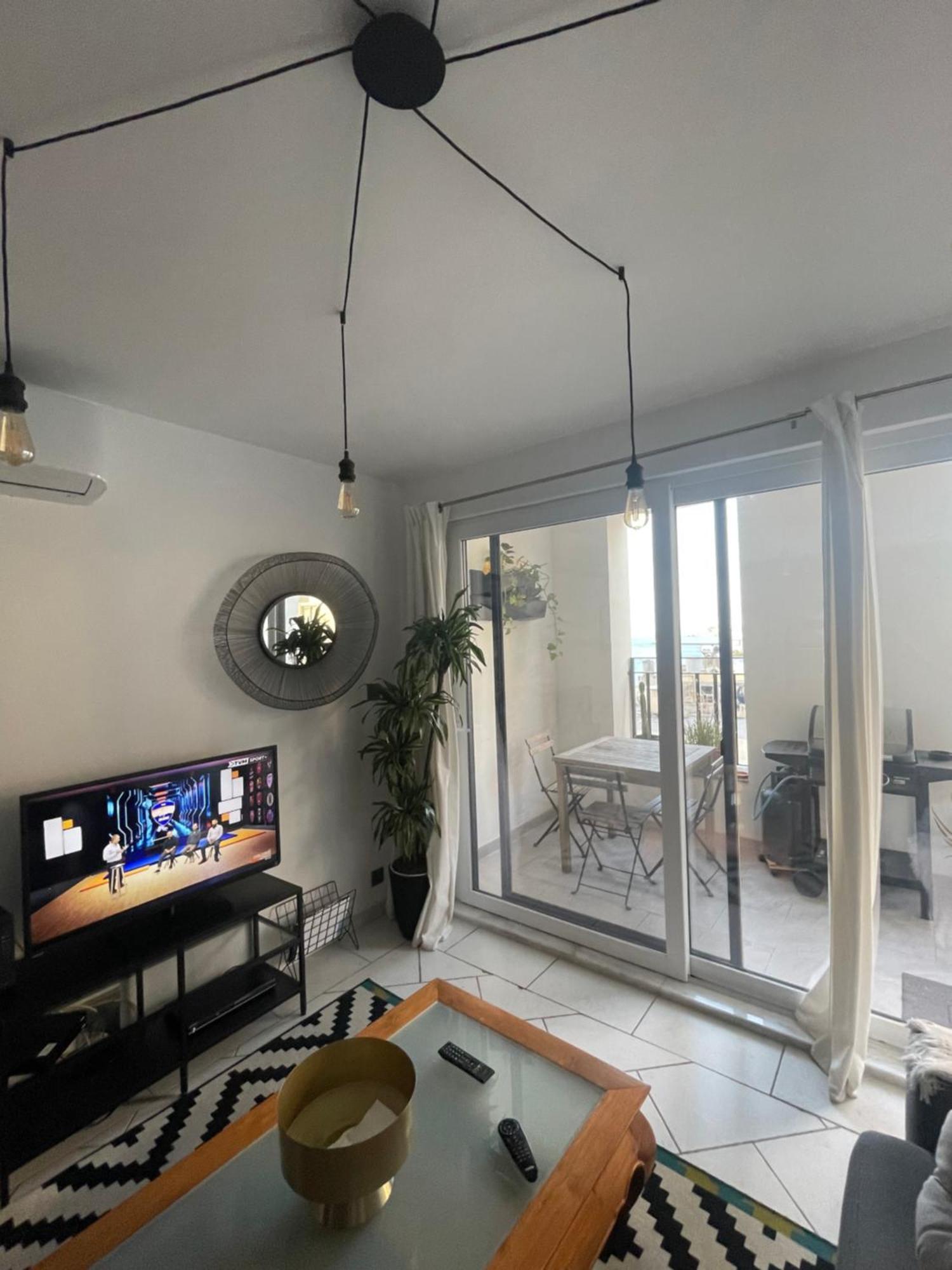 Spacious Seaview Sliema Apt, Steps From Valletta Ferry Exterior foto