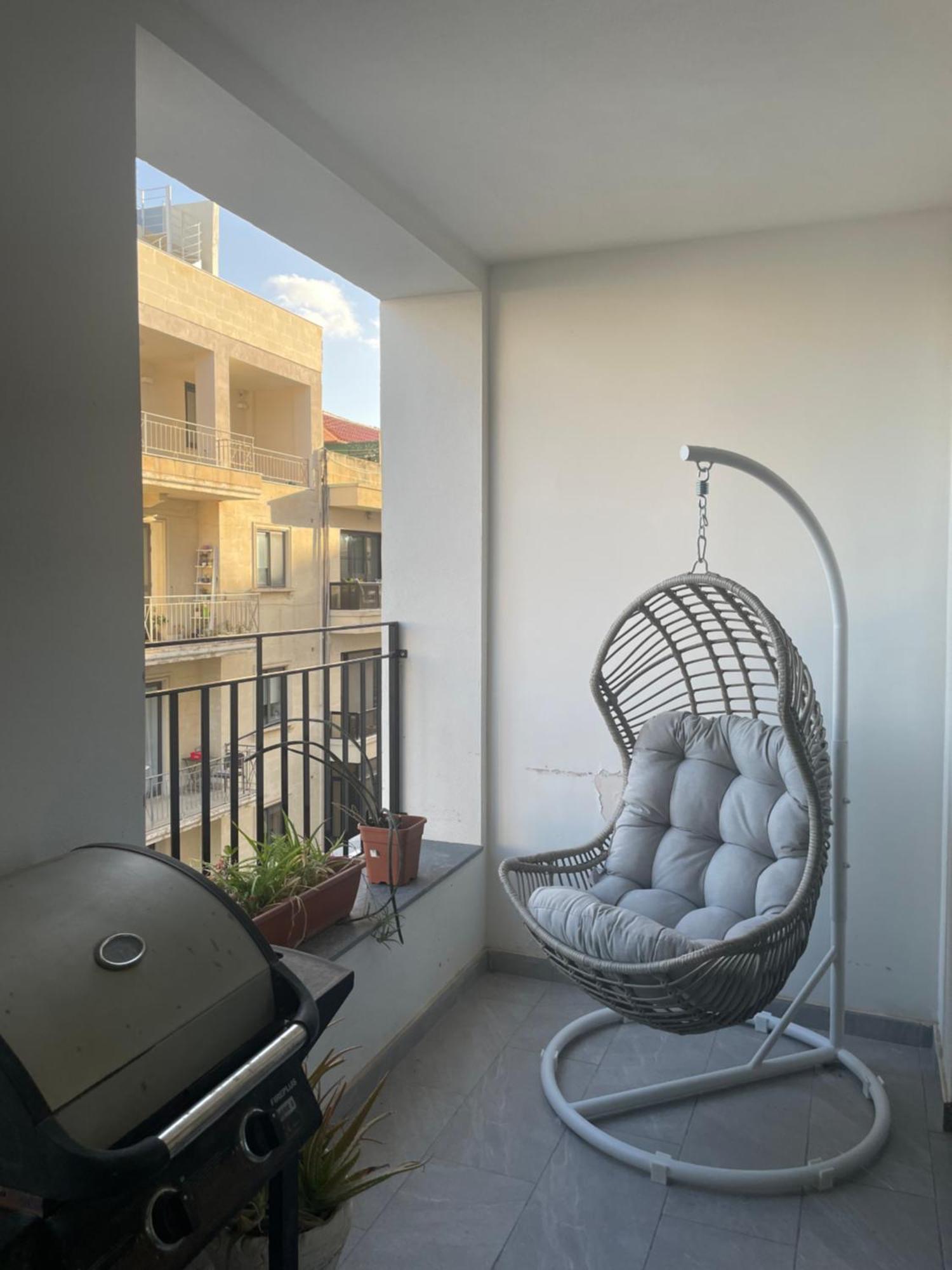 Spacious Seaview Sliema Apt, Steps From Valletta Ferry Exterior foto