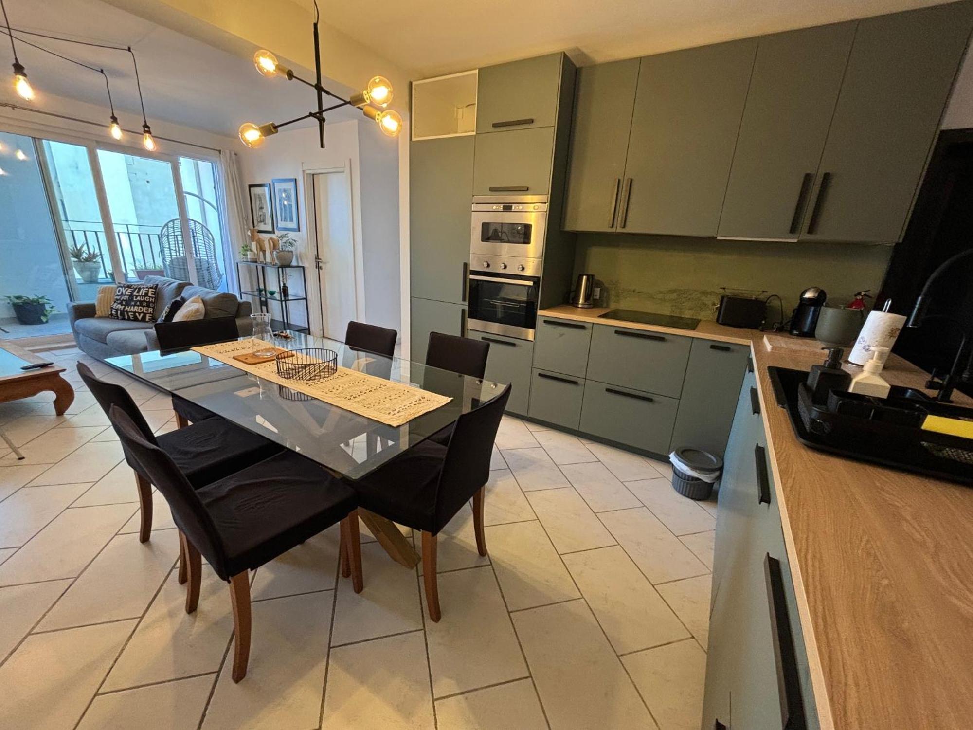 Spacious Seaview Sliema Apt, Steps From Valletta Ferry Exterior foto