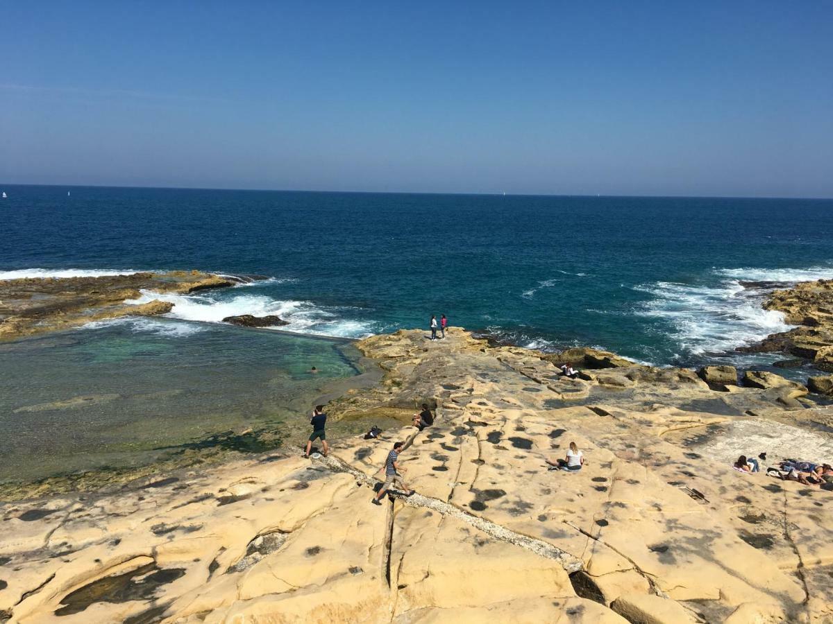 Spacious Seaview Sliema Apt, Steps From Valletta Ferry Exterior foto
