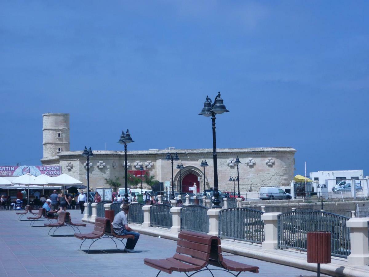 Spacious Seaview Sliema Apt, Steps From Valletta Ferry Exterior foto