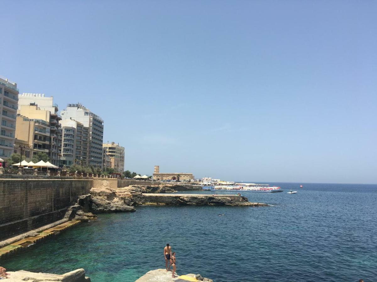 Spacious Seaview Sliema Apt, Steps From Valletta Ferry Exterior foto